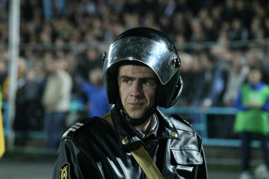 «Футбол особого режима»: фоторепортаж с западной трибуны «Балтики» на матче с «Зенитом»